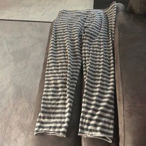 Exhilaration leggings size large gray and dark gray